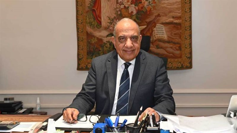 الدكتور محمود عصمت