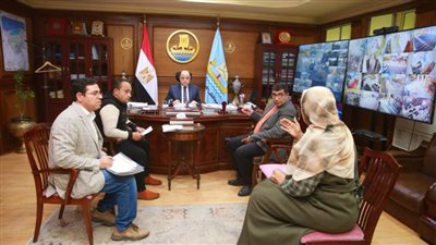 محافظ كفر الشيخ يستقبل المواطنين لمناقشة عدد من الشكاوى