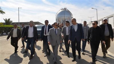 محافظ أسيوط يتفقد مصنع تعبئة أسطوانات البوتاجاز 