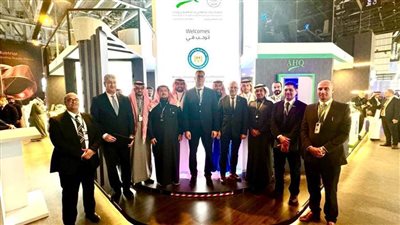 وزير البترول يبحث مع مجموعة 