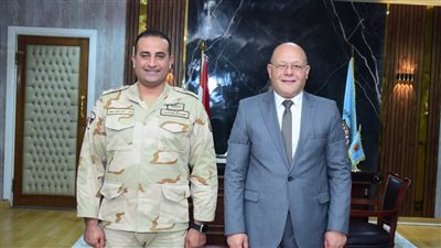 رئيس جامعة سوهاج يستقبل مدير إدارة التربية العسكرية الجديد