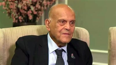 عاجل.. وزير الطيران يطلق اسم مجدي يعقوب على صالة كبار الزوار بمطار أسوان