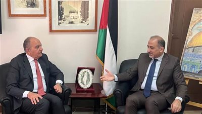 مندوب فلسطين لدى الجامعة العربية يستقبل نظيره الأردني