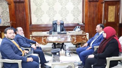 محافظ المنيا يبحث مع وفد صندوق الإسكان الاجتماعي إجراءات تسليم وحدات الإسكان الاقتصادي بأبوقرقاص