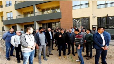 وزير الإسكان يتفقد مشروعي 