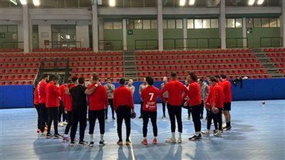 منتخب اليد يدخل فندق البطولة..ومطالب بتعديل مواعيد التدريب..ومراجعة نهائية بالفيديو لباستور