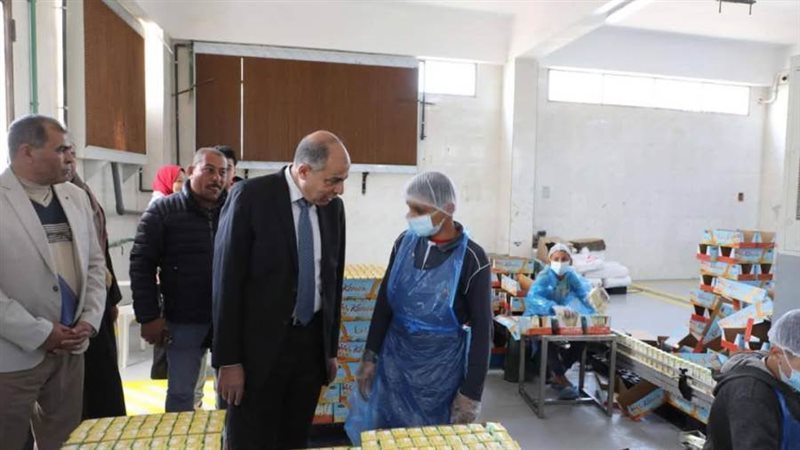 محافظ المنيا خلال