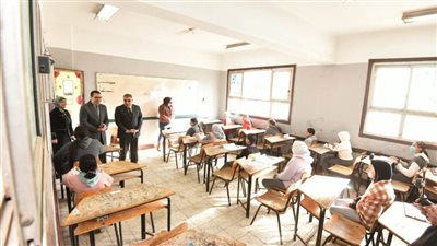 محافظ الدقهلية يطمئن على سير امتحانات الفصل الدراسي لصفوف النقل 