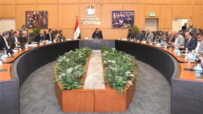 وزيرالإسكان يعقد اجتماعه الدورى لمتابعة موقف تنفيذ وحدات الإسكان الاجتماعي بعدد من المدن الجديدة