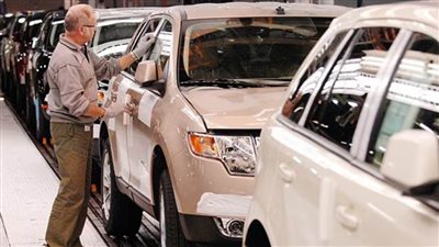 بلومبرج: تعليق الحوافز الكهربائية يثير مخاوف صناعة السيارات في كندا