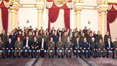 وزير الدفاع يشهد حفل تخرج دورة التمثيل الدبلوماسي العسكري المصري بالخارج