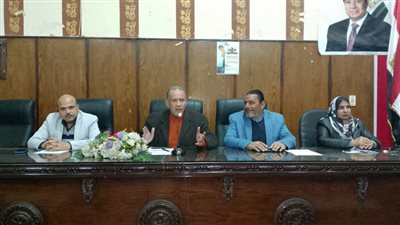 وكيل تعليم أسيوط يعقد اجتماعًا تنسيقيًا مع رؤساء لجان امتحانات الشهادة الإعدادية للفصل الدراسي الأول 