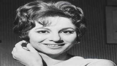 عاجل| كيف بدأ حبها للسينما؟.. محطات في حياة 