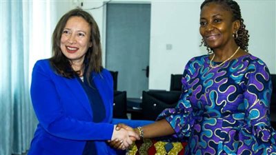 سفيرة مصر بفريتاون تبحث مع وزيرة السياحة السيراليونية تعزيز التعاون بين البلدين
