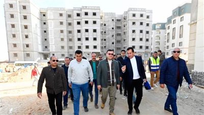 وزير الإسكان يتفقد مشروع الإسكان الأخضر بحدائق العاشر من رمضان 