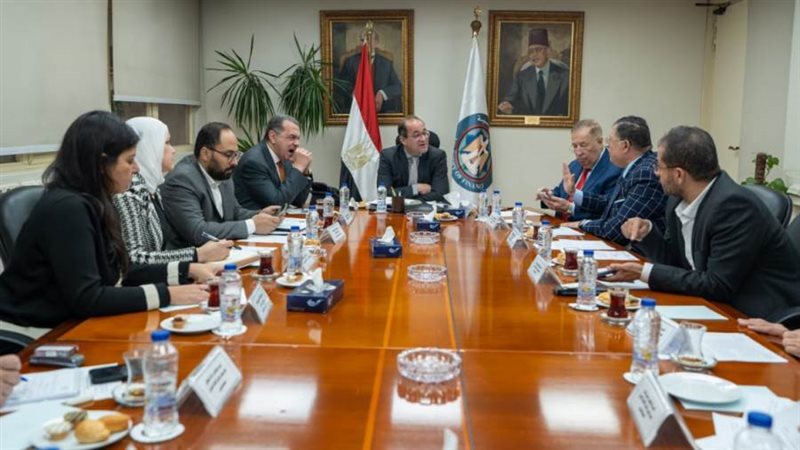 وزير المالية خلال