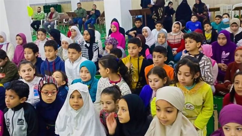 الاطفال في مسجد الرقيب