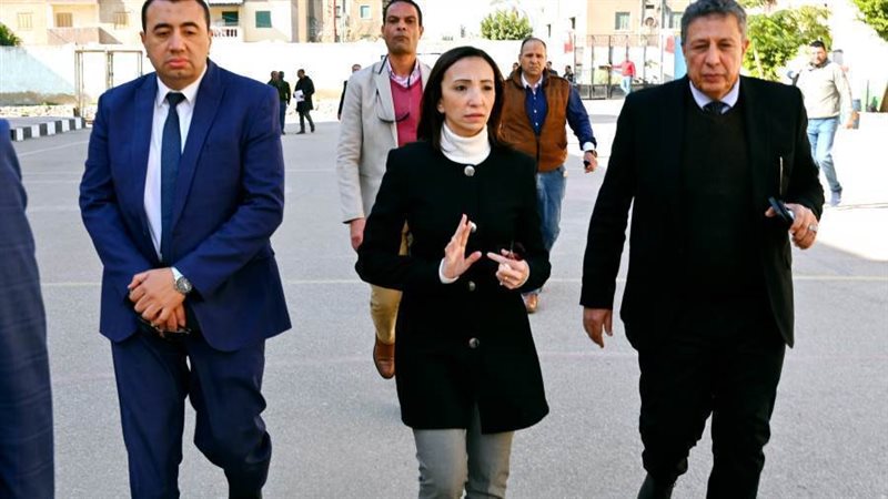 جانب من متابعة الامتحانات