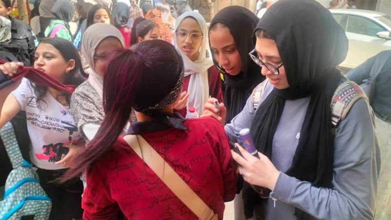 طالبات الشهادة الإعدادية