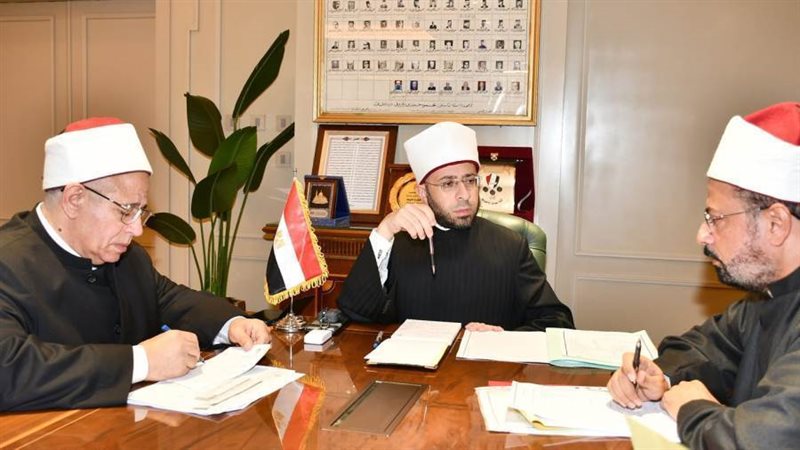 وزير الاوقاف خلال