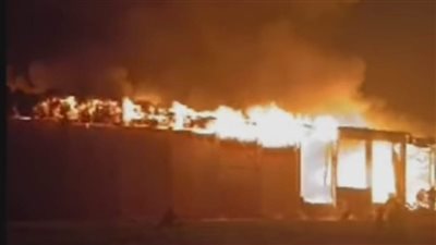 الدفع بـ13 سيارة إطفاء للسيطرة على حريق بثلاجة أغذية في القناطر الخيرية 