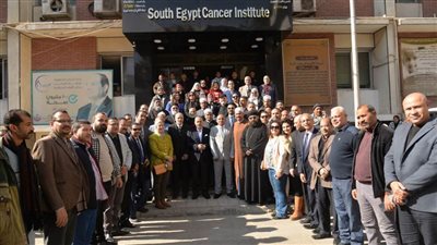 محافظ أسيوط يتفقد معهد جنوب مصر للأورام ويشهد توزيع بيت العائلة المصرية لـ150 بطانية ومنح عينية