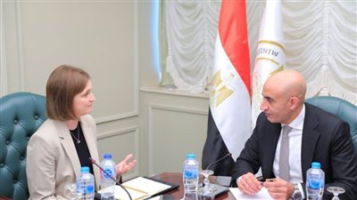 عبد اللطيف يطلب دعم 