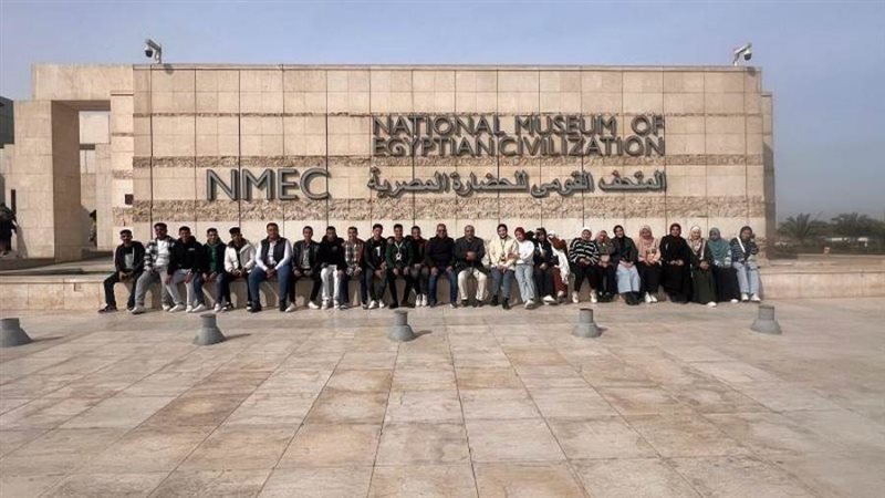 طلاب مساحة أهلية