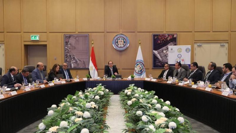 وزير المالية خلال