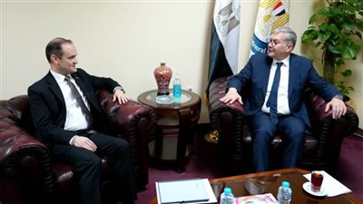 وزير البترول والثروة المعدنية يلتقي نائب رئيس شركة أباتشي العالمية 