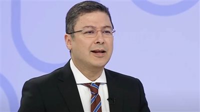 د. أيمن غنيم يكشف التأثيرات الاقتصادية محليًا وعالميًا بعد تولي ترامب 