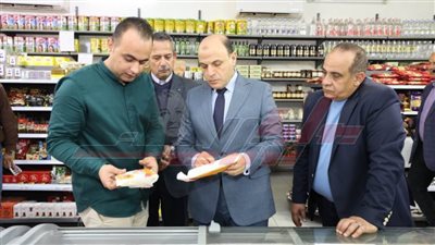 محافظ كفر الشيخ يتفقد هايبر ماركت 