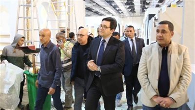 وزير الثقافة يتفقد تجهيزات معرض الكتاب وترتيبات مبادرة 