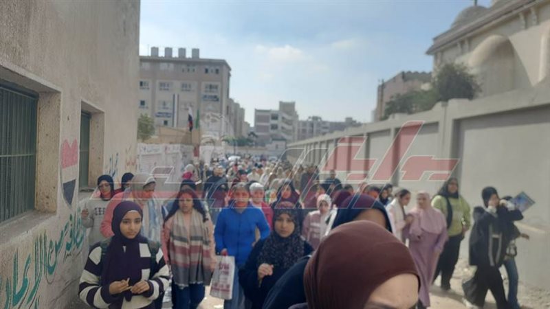 طلاب الشهادة الإعدادية