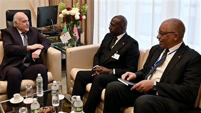 وزير الخارجية الجزائري يلتقي نظيره الأوغندي
