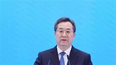 مسؤول صيني رفيع يدعو إلى تعزيز الابتكارات التكنولوجية لصالح البشرية