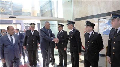 محافظ أسوان يقدم التهنئة لمدير الأمن والقيادات الأمنية بمناسبة عيد الشرطة الـ73