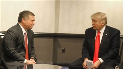 العاهل الأردني يجري اتصالًا هاتفيًا بالرئيس الأمريكي