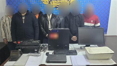 ضبط تشكيل عصابي بالقاهرة تخصص نشاطه في تزوير المحررات والمستندات الرسمية