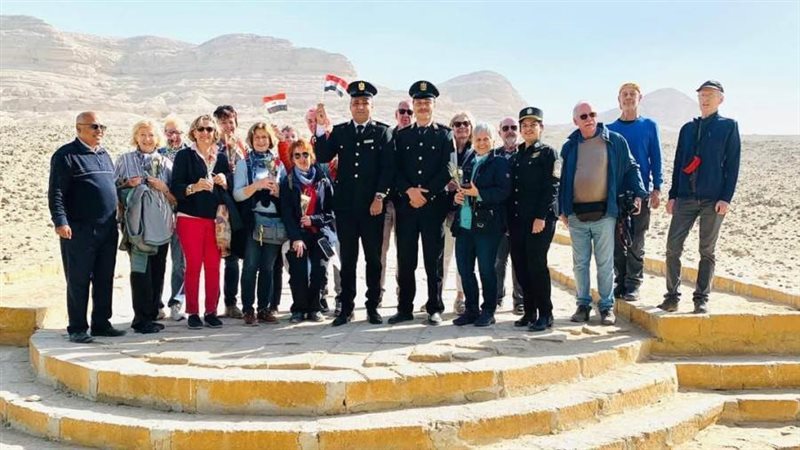 الشرطة تقدم التهنئة