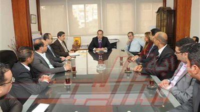 وزير الإسكان يُشكل مجموعة عمل من الشباب لمتابعة المشروعات الكبرى بالمدن الجديدة