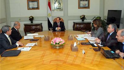 السيسي يوجه الحكومة بتوفير السلع الأساسية بكميات وبأسعار مناسبة والتصدي لمحاولات احتكار السلع‎