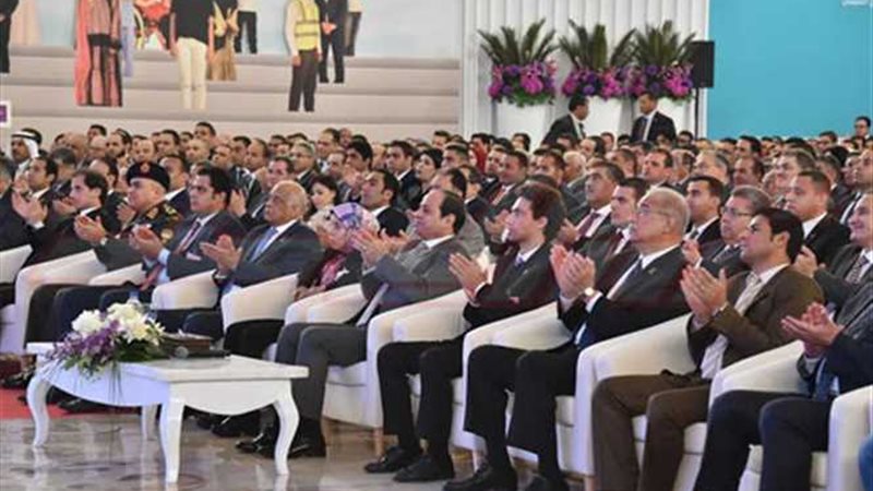 الرئيس يشارك فى الجلسة