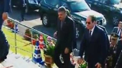 الرئيس السيسى يصل إلى الإسماعيلية لافتتاح مشروع للاستزراع السمكى