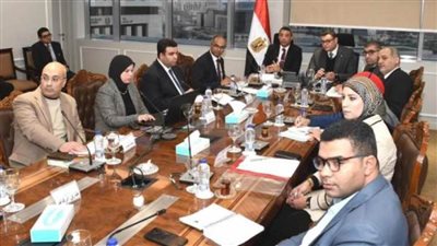 وزير الإسكان ومحافظ السويس يتابعان عددًا من المشروعات المشتركة