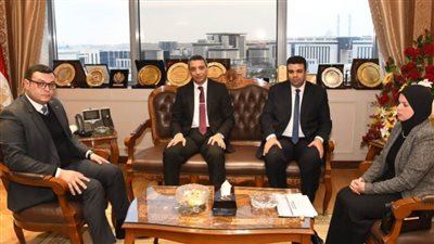 وزيرالإسكان ومحافظ السويس يتابعان عددًا من المشروعات المشتركة