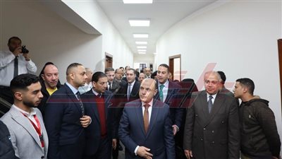 محافظ كفر الشيخ يتفقد القافلة الطبية الشاملة بنادي الخالدين