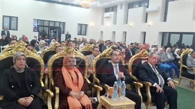 رئيس جامعة كفر الشيخ يشهد فعاليات القافلة الطبية