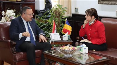 رئيس جامعة الإسكندرية يستقبل سفيرة دولة رومانيا بالقاهرة