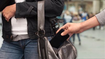 ضبط تشكيل عصابي تخصص في سرقة الهواتف المحمولة من المواطنين بالإسكندرية